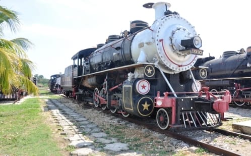 El Museo de la Agroindustria Azucarera en Caibarién -locomotoras-