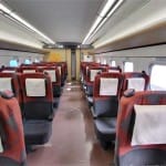 Interior de un tren de alta velocidad en Japón