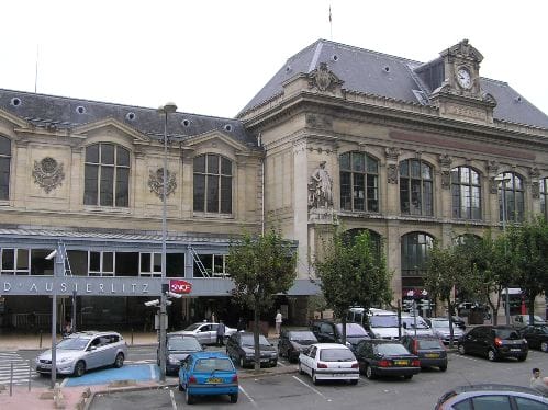 La estación de tren de París Austerlitz La estación de tren de París Austerlitz