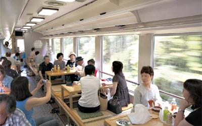 Los tradicionales ferrocarriles Aizu en Japón